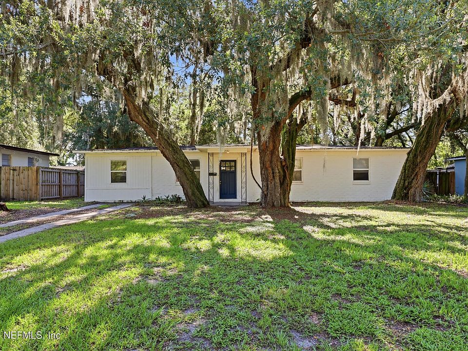 1st image of 2151 MAPLE LEAF Drive E