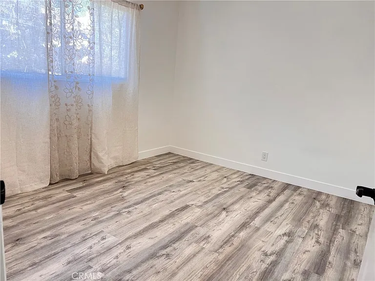 6141 Dalecrest Ave — Photo 8