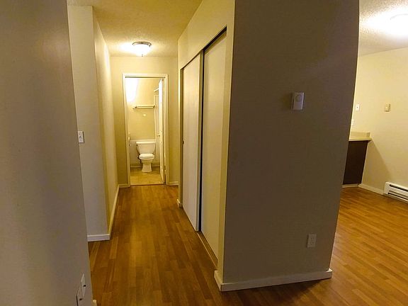 4th image of 4018-4028 S Warner St #4018-1