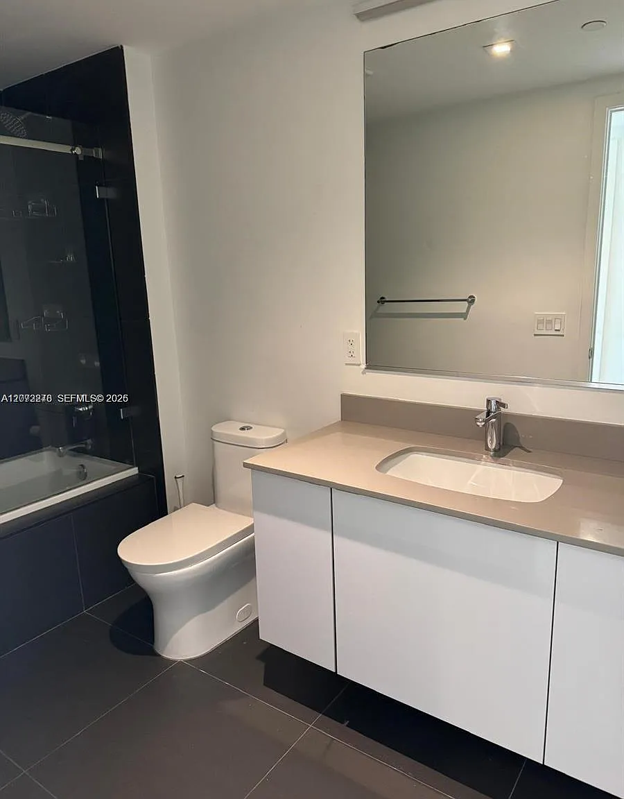 2 bed, 870 sqft, $3,750 — Photo 3