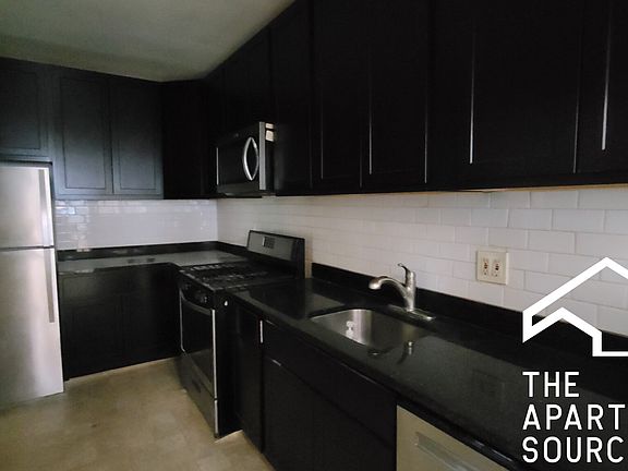 4th image of 6502 N Leavitt St #2