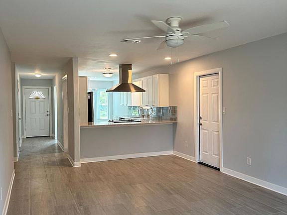 5th image of 6122 Chablis Ln