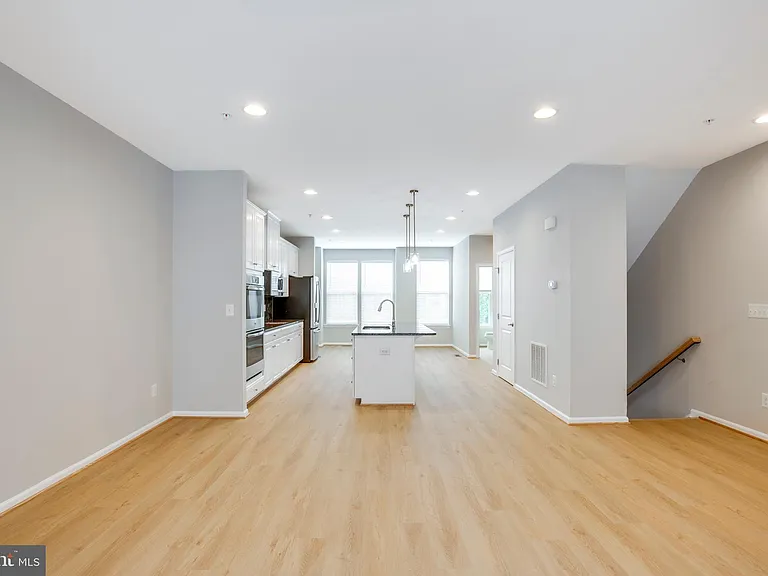 43306 John Michael Ter — Photo 25