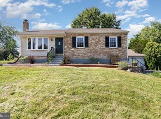 7832 Dewey Dr, Harrisburg, PA 17112