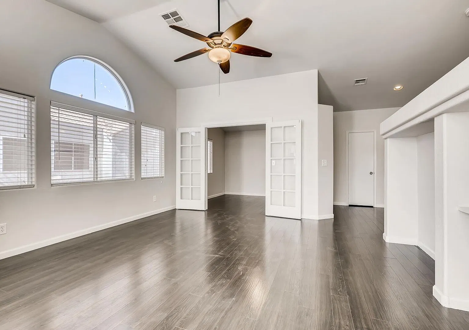 Gated 3-Bedroom Home in The Parks — Photo 3