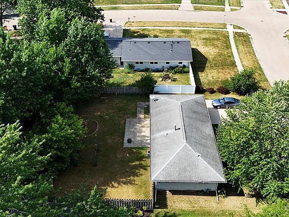 5th image of 8326 Mildred Rd