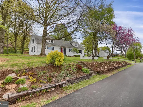 216 McAlister Dr, Mc Alisterville, PA 17049