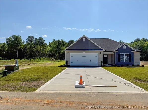 167 Guard Ln, Parkton, NC 28371