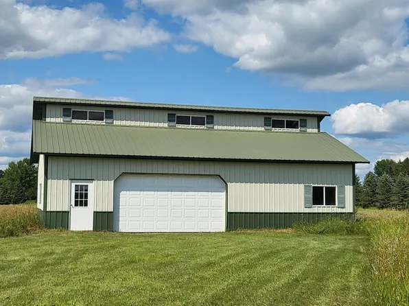 14 Panola Dr, Lindstrom, MN 55045