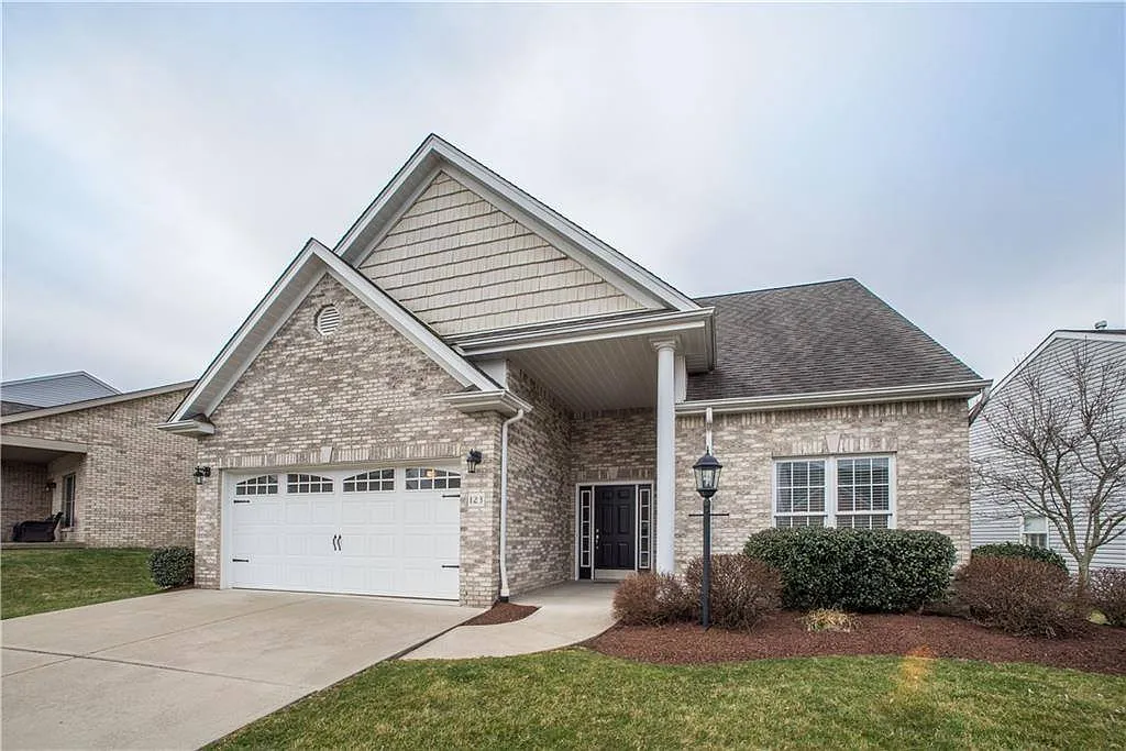 123 Village Cir photo 1