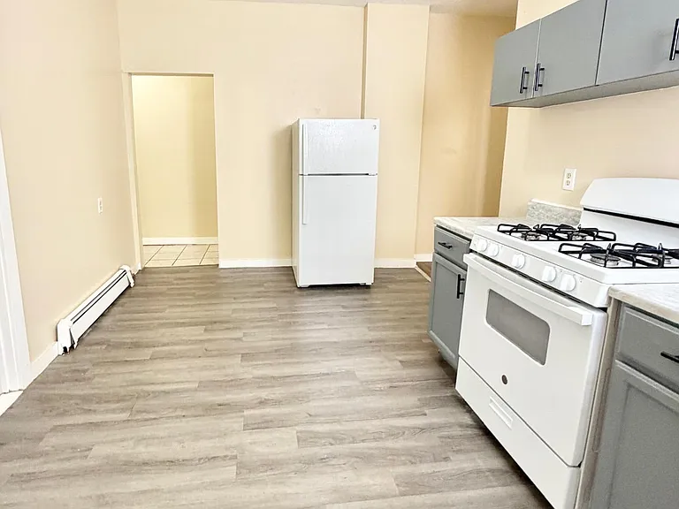 59 Derby Ave #2LS — Photo 3