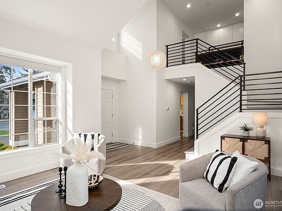 3rd image of 19640 88th Place NE