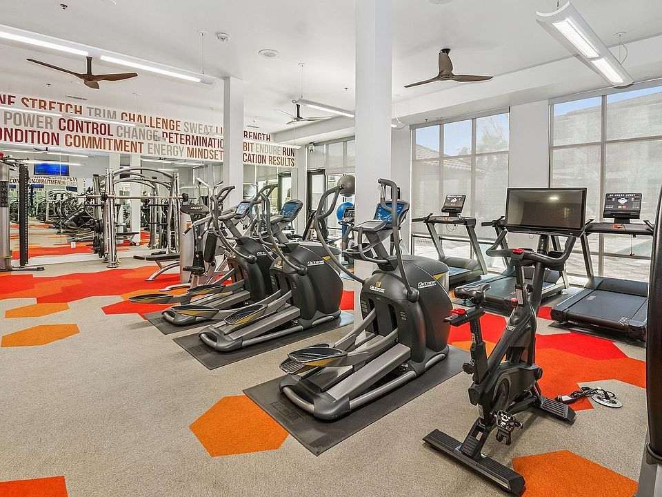 Riverside_amenity_fitness center_157