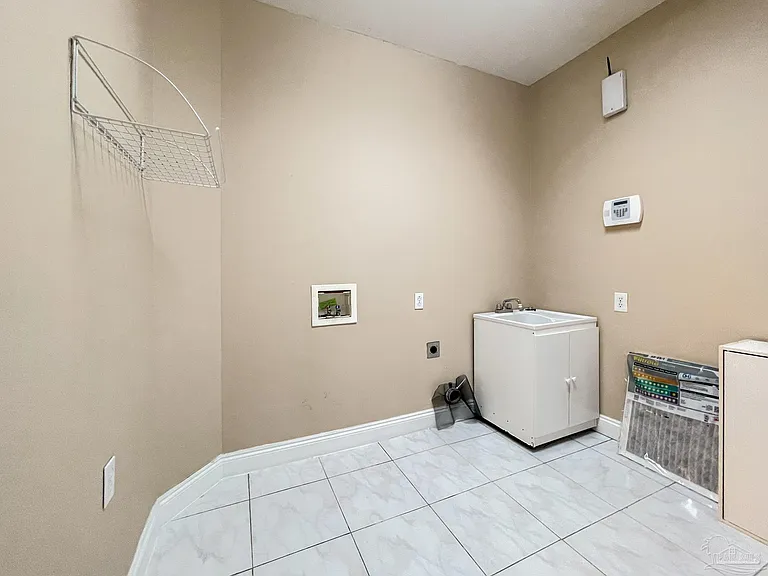 724 Ladner Dr — Photo 61
