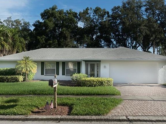 75 Pinewood Ter E, Located in Popular Westlake Village, Palm Harbor.
