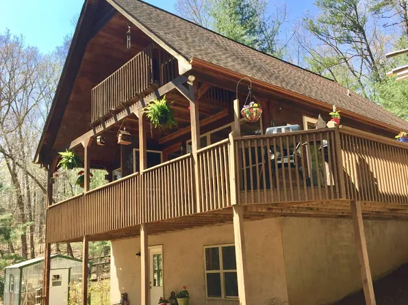 147 Blair Oaks Dr, Blairsville, GA 30512