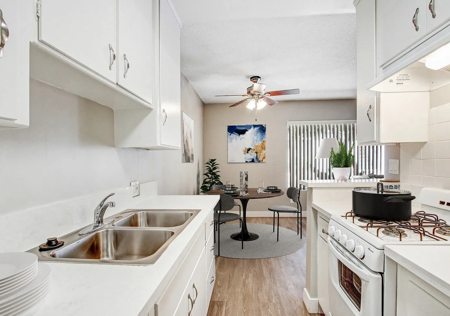 The McLaughlin Avenue Apartments — Photo 2