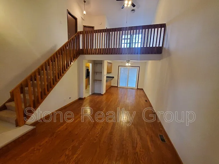362 White Oak Ln — Photo 2