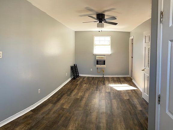 2nd image of 2238 Cadiz St
