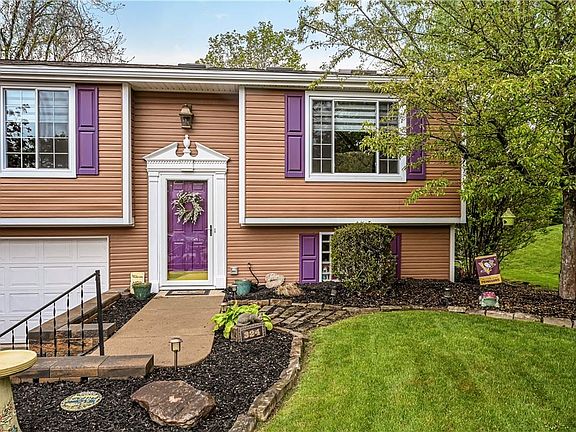 2nd image of 324 Ligonier Ln