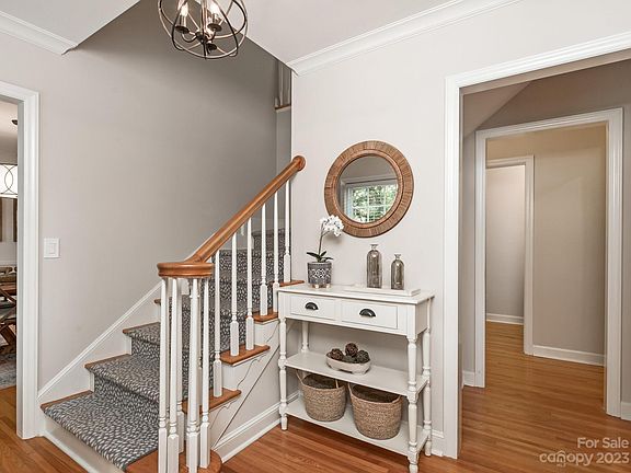 3rd image of 4100 Windwood Cir