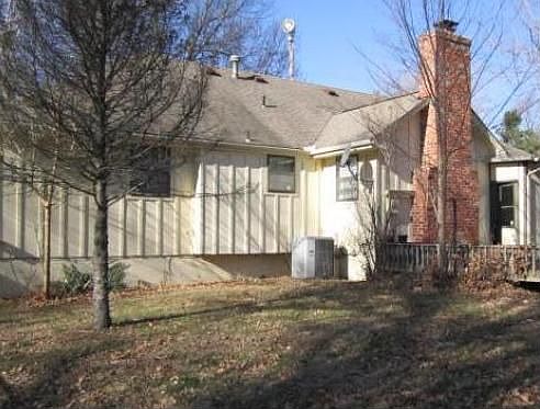 2nd image of 5521 Sterling Ave