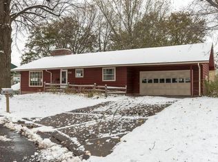 132 S Morningside Dr, Le Sueur, MN 56058
