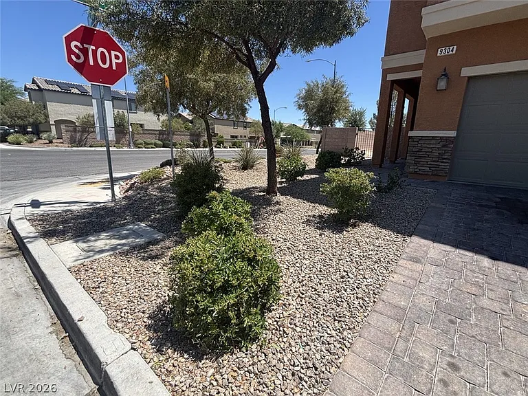 9304 Polwarth Ct — Photo 4