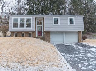 3106 Greenfield Rd, Glenshaw, PA 15116