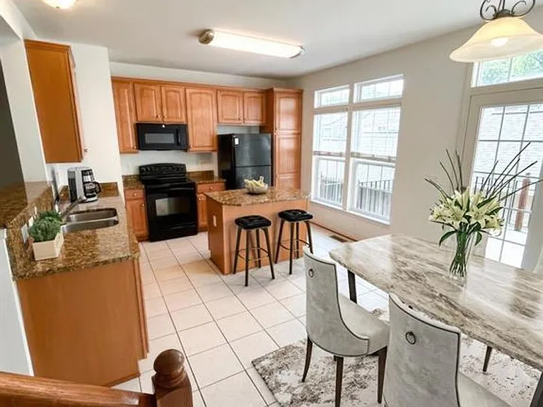 923 Bing Ln — Photo 3