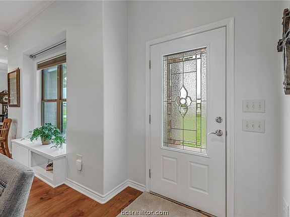 4th image of 3269 Vaquero Dr