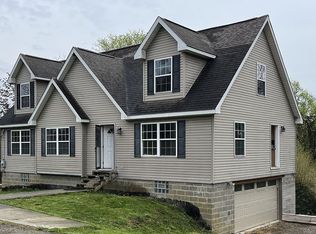 12900 Veronica Ln, North Huntingdon, PA 15642