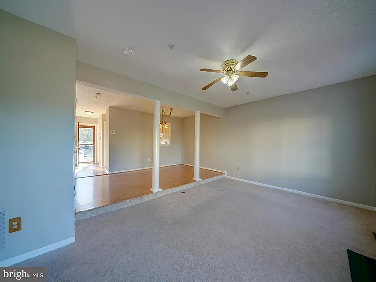 9314 Lawson Ln — Photo 9