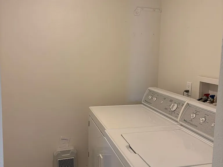 241 N Vine St — Photo 5