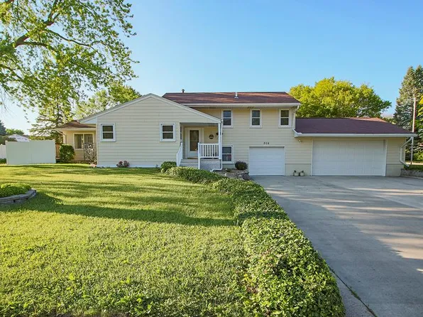 208 4th Ave NE, Dayton, IA 50530