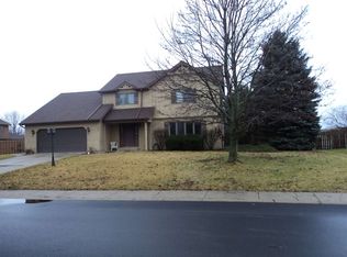 803 Bluffview Dr, Angola, IN 46703