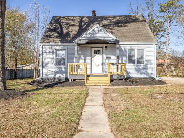 1615 Pierce Ave, Rockford, IL 61103