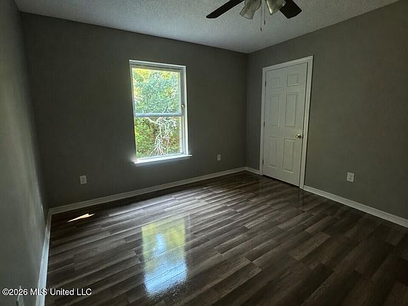 2nd image of 2213 Little St