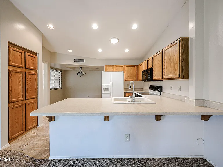 3233 E Desert Cove Ave — Photo 9