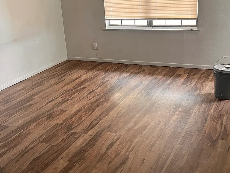 3421 Box Canyon Ave — Photo 5