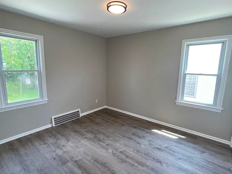 2910 Brookdale Ave — Photo 8