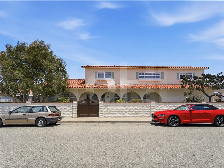 1220 Mandalay Beach Rd — Photo 2