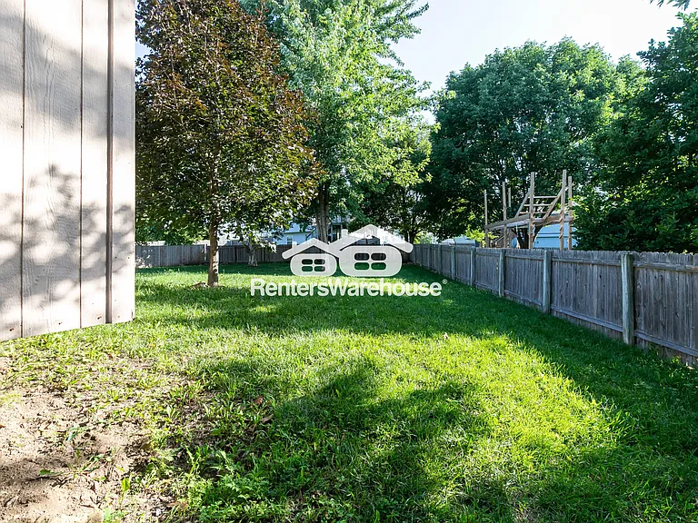 804 Stratford Dr — Photo 31
