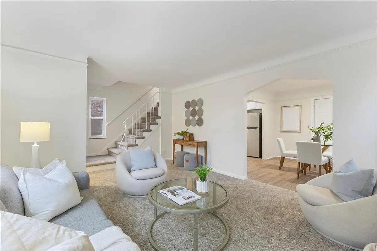 11059 Lakepointe Street — Photo 4