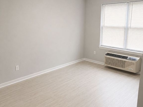 4th image of 203 12th Ave #3
