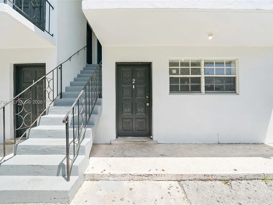 219 NW 10th Ave #2
