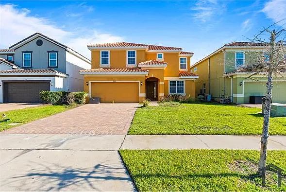 8 bed, 3565 sqft, $4,000 — Photo 3
