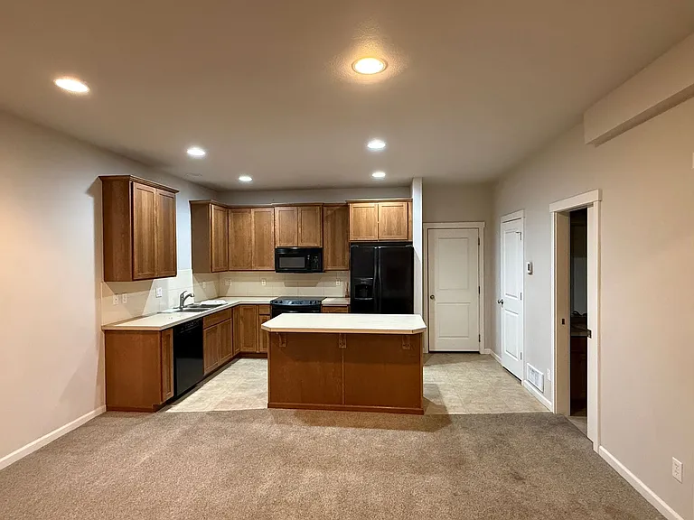 6446 N Descartes Dr — Photo 4
