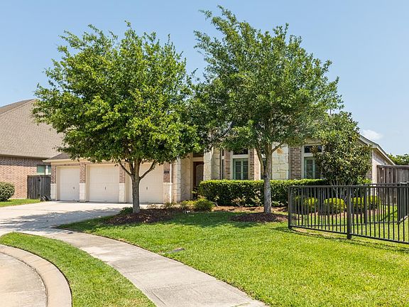 3rd image of 2313 Lilac Breeze Ln