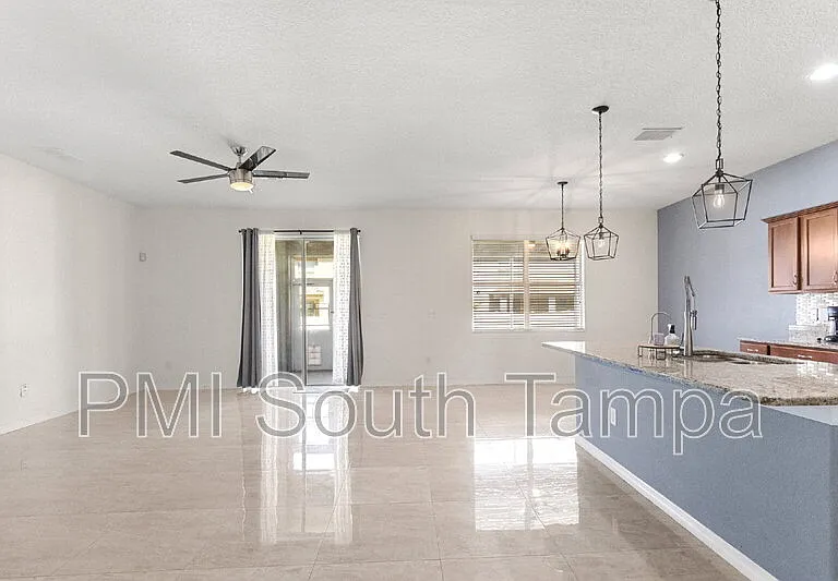 11403 Holmbridge Ln — Photo 9